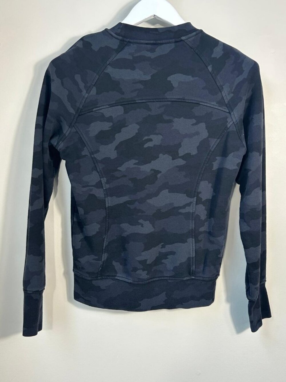 Lululemon Camo Pullover Sweatshirt Size 4 Blue Black Long Sleeve Crewneck - Picture 3 of 4